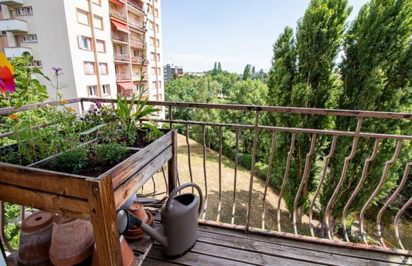 DIJON CENTRE - Entre ville et nature, découvrez cet appartement baigné de lumière