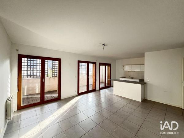 Location appartement 3 pièces 73 m² Mérignac