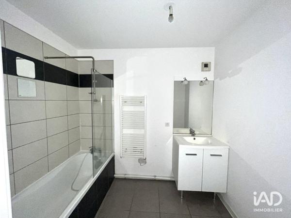 Location appartement 3 pièces 73 m² Mérignac