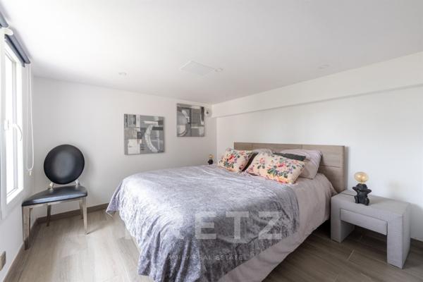 Propriété contemporaine aux volumes remarquables.