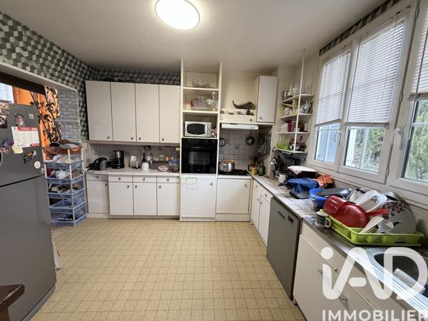 Maison à vendre 9 pièces 186 m² Laroche-Saint-Cydroine