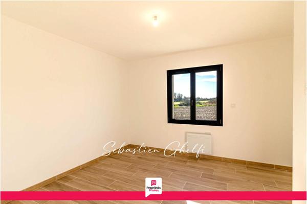 CONTRES- belle maison de plain-pied avec 3 chambres-cellier-garage