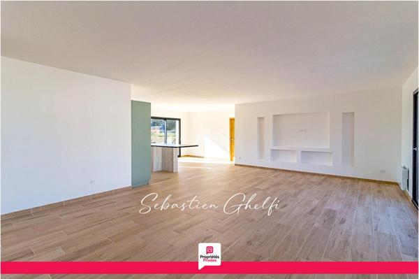 CONTRES- belle maison de plain-pied avec 3 chambres-cellier-garage