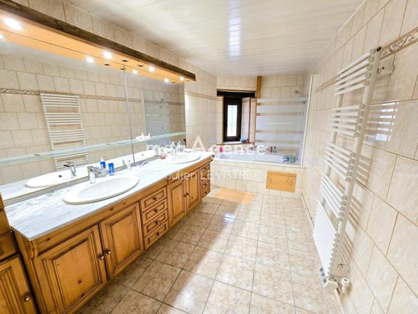 Maison à Auneau-Bleury-Saint-Symphorien, 28700 - 5 pièces 177m²