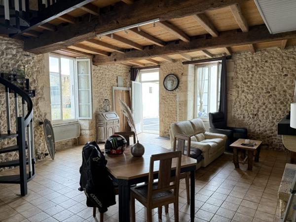 Maison maison de bourg Arces 92 m²
