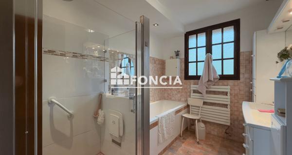 À vendre Maison 8 pièces 231.27 m² - Manosque 04100