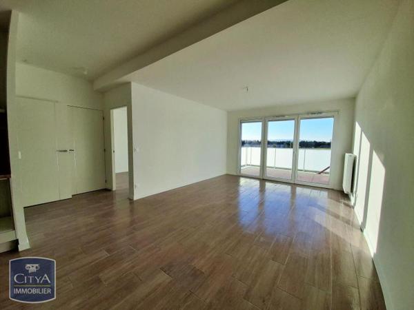 Appartement à louer 4 pièces 79.9m²