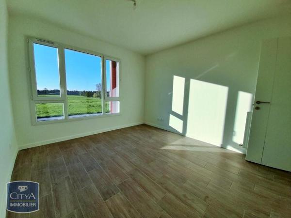 Appartement à louer 4 pièces 79.9m²