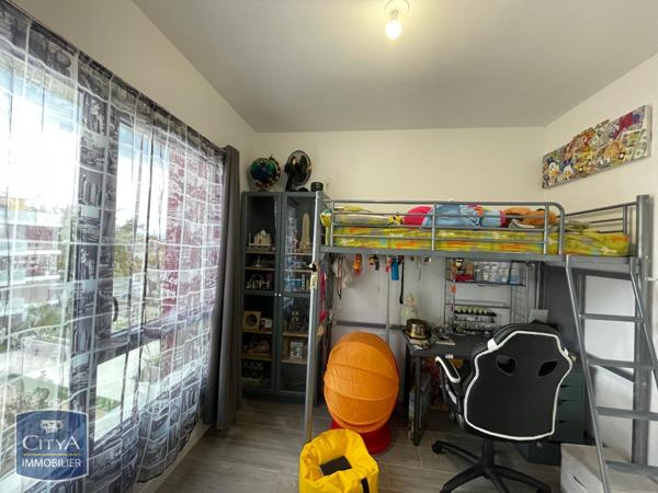 Appartement à louer 4 pièces 79.9m²