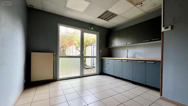 Local Professionnel et commercial à vendre à Templeuve-en-Pévèle dans le Nord (59242), ref : VP072-59028