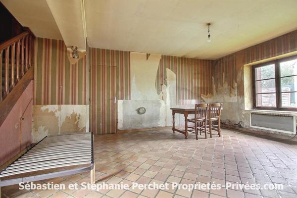 Maison à rénover 3 chambres sur 582 m2 de terrain