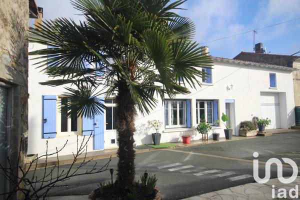 Maison de village 5 pièces de 175 m² à Landes (17380)