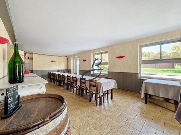 Vente                                                      Fonds de commerce
                        
                     5 pièces                      440 m2                     à Crémieu
