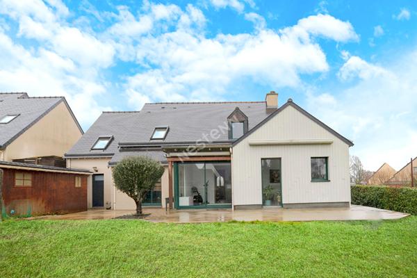 Maison spacieuse à vendre à Châteaugiron - 5 chambres et un grand jardin !