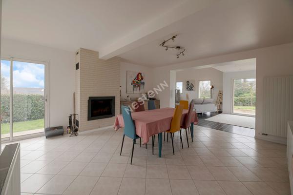 Maison spacieuse à vendre à Châteaugiron - 5 chambres et un grand jardin !