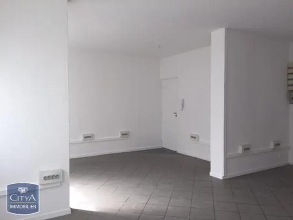 Location local commercial 90m²