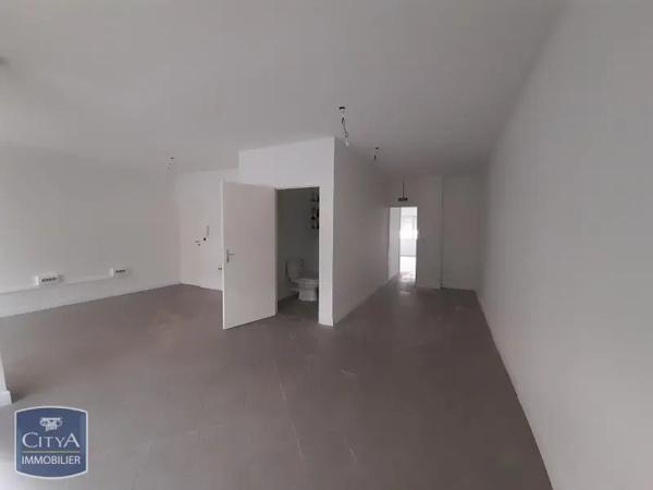 Location local commercial 90m²