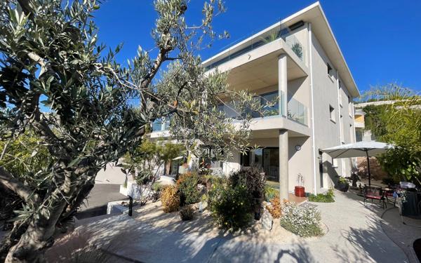 Appartement à vendre    4 pièces • 122 m2 Bandol