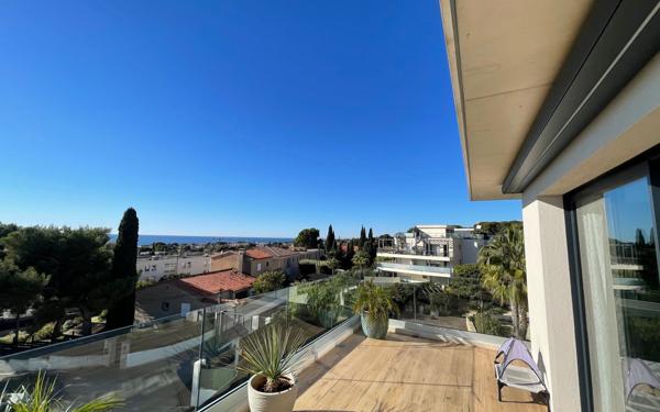 Appartement à vendre    4 pièces • 122 m2 Bandol