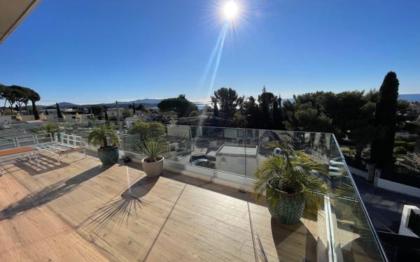 Appartement à vendre    4 pièces • 122 m2 Bandol