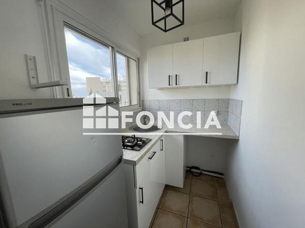 Location Studio 23.8 m² - 6 AVENUE DUNAN Hyeres 83400