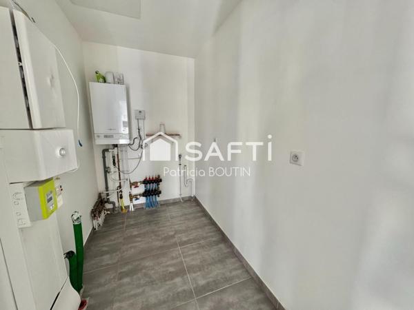 PAVILLON PLAIN PIED 4 CHAMBRES DONT UNE SUITE PARENTALE + GARAGE ET PISCINE  A CHAURAY !