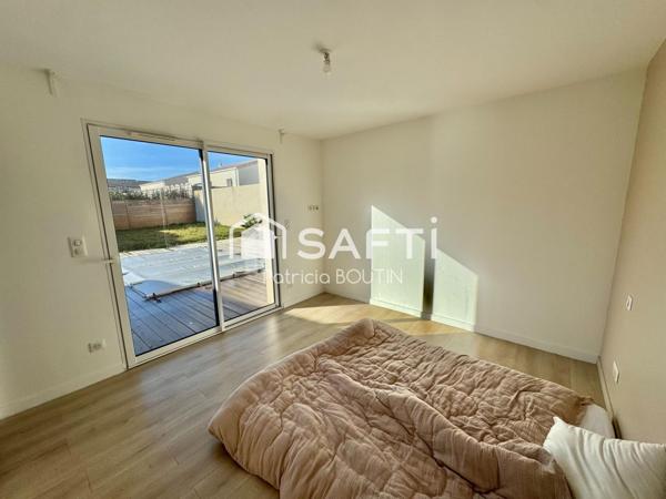 PAVILLON PLAIN PIED 4 CHAMBRES DONT UNE SUITE PARENTALE + GARAGE ET PISCINE  A CHAURAY !