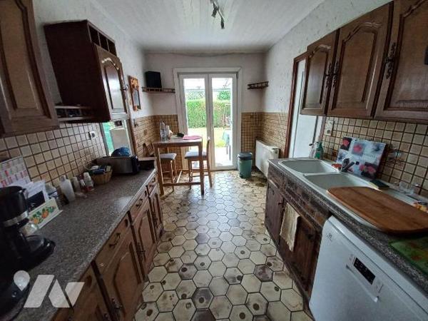 A VENDRE à FOURMIES 
Maison proche des écoles, commodités et services, de 106 m2 habitable, di...