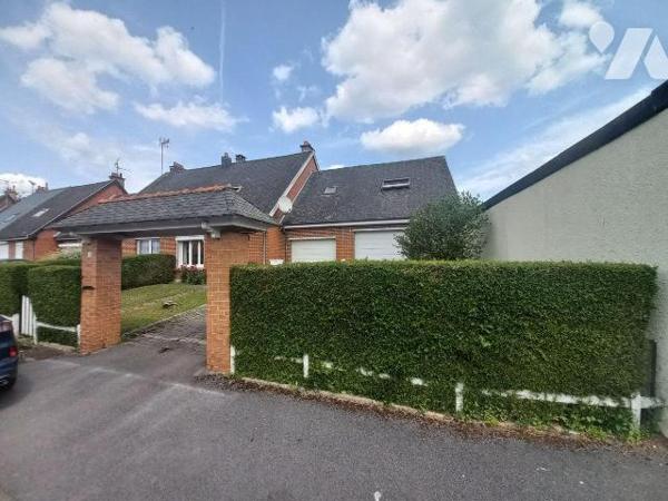 A VENDRE à FOURMIES 
Maison proche des écoles, commodités et services, de 106 m2 habitable, di...