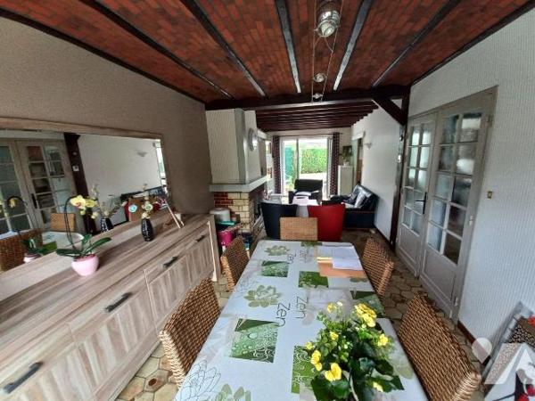 A VENDRE à FOURMIES 
Maison proche des écoles, commodités et services, de 106 m2 habitable, di...