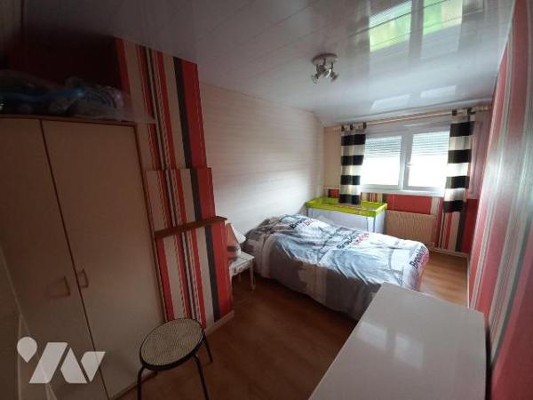 A VENDRE à FOURMIES 
Maison proche des écoles, commodités et services, de 106 m2 habitable, di...