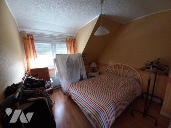 A VENDRE à FOURMIES 
Maison proche des écoles, commodités et services, de 106 m2 habitable, di...