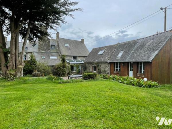 Saint COULOMB, Maison en pierre d'environ 170m² sur terrain de 5000m²