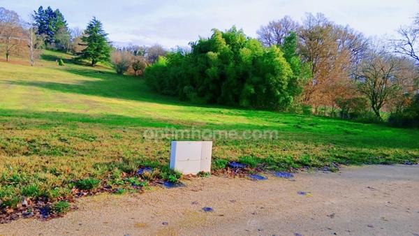 Rare opportunité : terrain à batir de 1590 M2 au fort potentiel à CONFLANS SUR LOING (45)