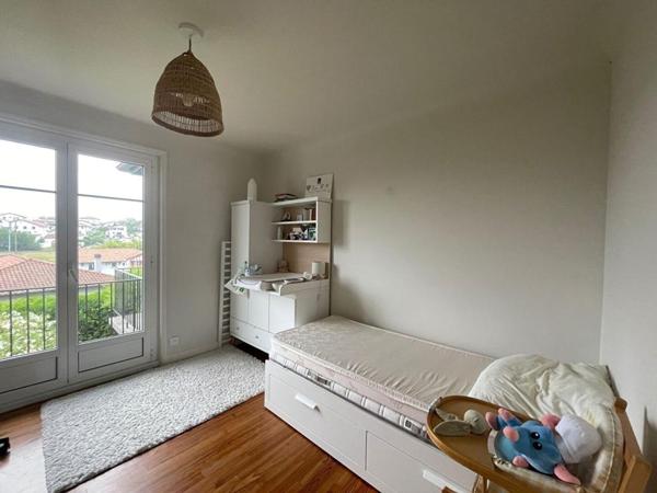 Ciboure, appartement rénové de 109m2 avec jardin et parking