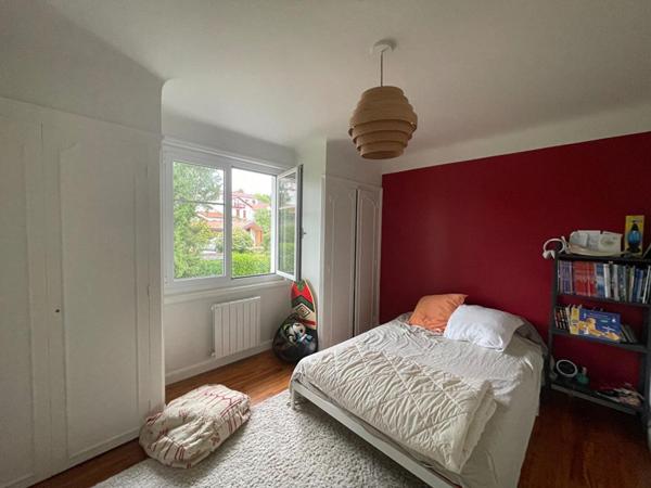 Ciboure, appartement rénové de 109m2 avec jardin et parking