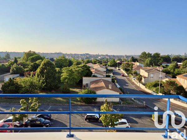 Location appartement 5 pièces 95 m² Poitiers