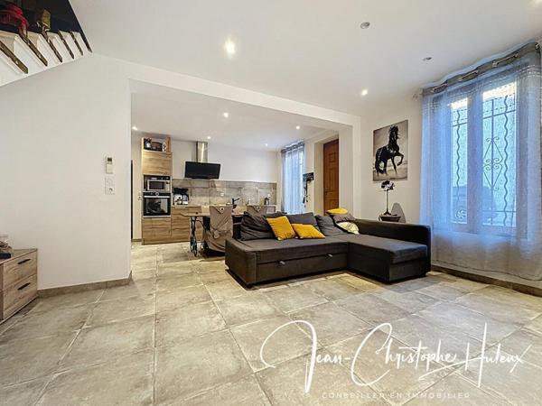 SAINT-GILLES 30800 Maison de ville  4 pièce(s) 92 m2 avec Garage