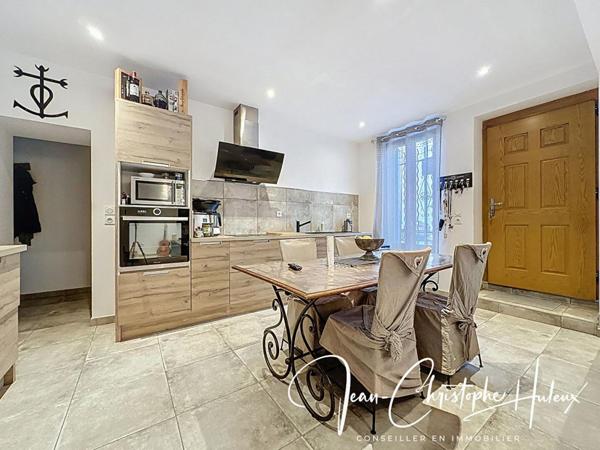 SAINT-GILLES 30800 Maison de ville  4 pièce(s) 92 m2 avec Garage