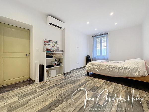 SAINT-GILLES 30800 Maison de ville  4 pièce(s) 92 m2 avec Garage