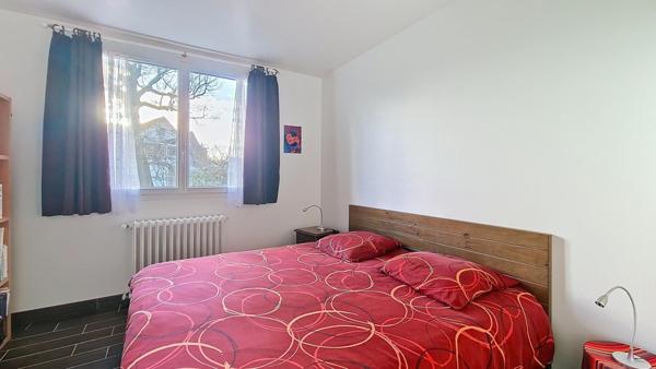 Maison familiale lumineuse avec cuisine récente – secteur recherché de l’Étang, à 15 min à pied de la gare