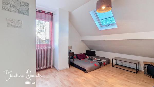 Maison familiale lumineuse avec cuisine récente – secteur recherché de l’Étang, à 15 min à pied de la gare