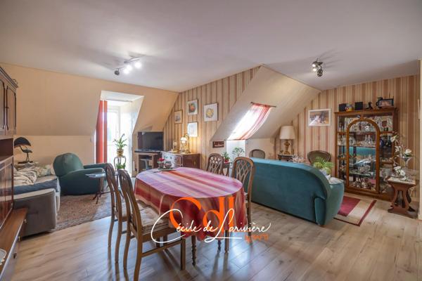 Plein centre-ville de Landivisiau et dernier étage !