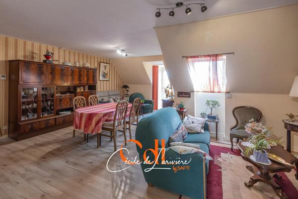 Plein centre-ville de Landivisiau et dernier étage !