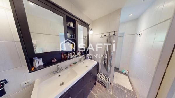 Maison avec gîte, atelier et grande dépendance