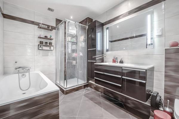 Appartement lumineux avec balcons