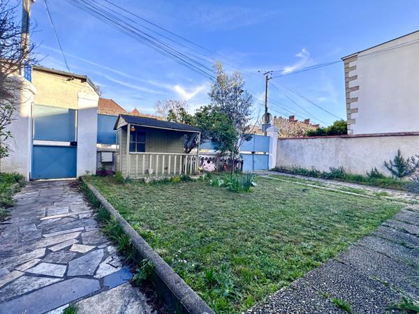 Saint-Maur-des-Fossés (94100) Maison familiale avec sous-sol total, garage et jardin