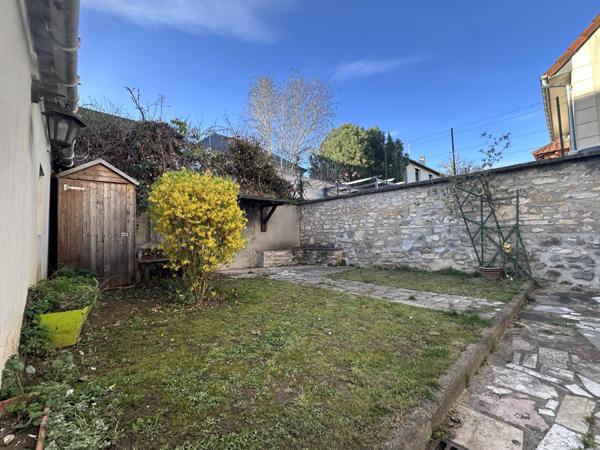 Saint-Maur-des-Fossés (94100) Maison familiale avec sous-sol total, garage et jardin