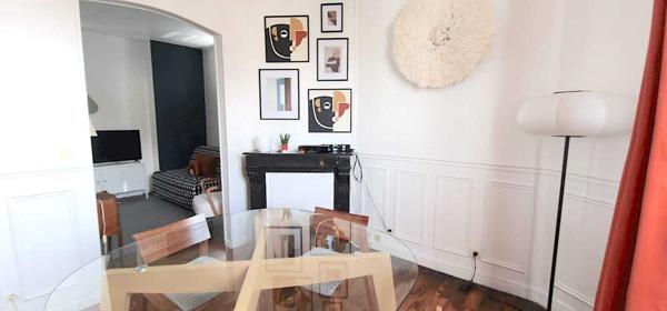 2/3 pièces . 250 m RER E et futur métro