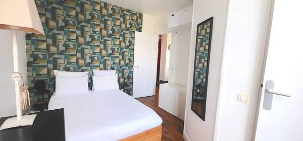 2/3 pièces . 250 m RER E et futur métro